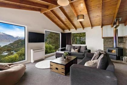 The Alpine - Queenstown Holiday Home - image 3