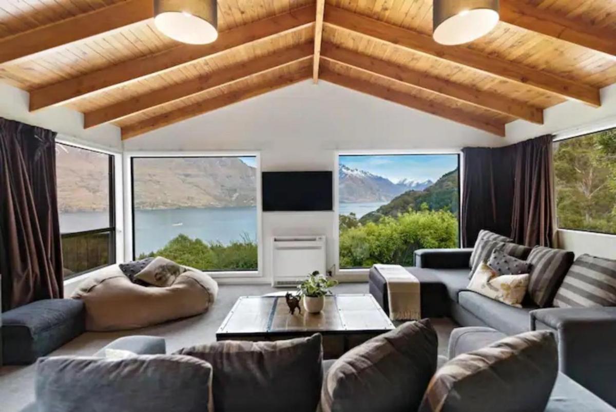 The Alpine - Queenstown Holiday Home - image 4