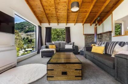 The Alpine - Queenstown Holiday Home - image 6