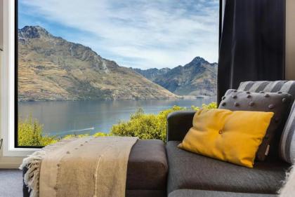 The Alpine - Queenstown Holiday Home - image 7