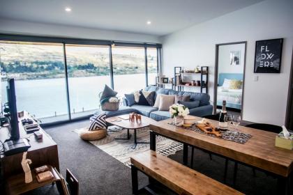 Loft Bach Totara close to town - image 1