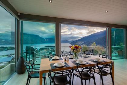 Panorama on the Terrace Outstanding lake views Queenstown 