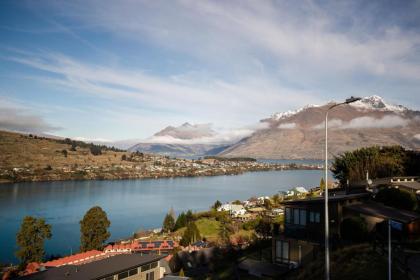 Top of the Lake - Queenstown Holiday Homes - image 17